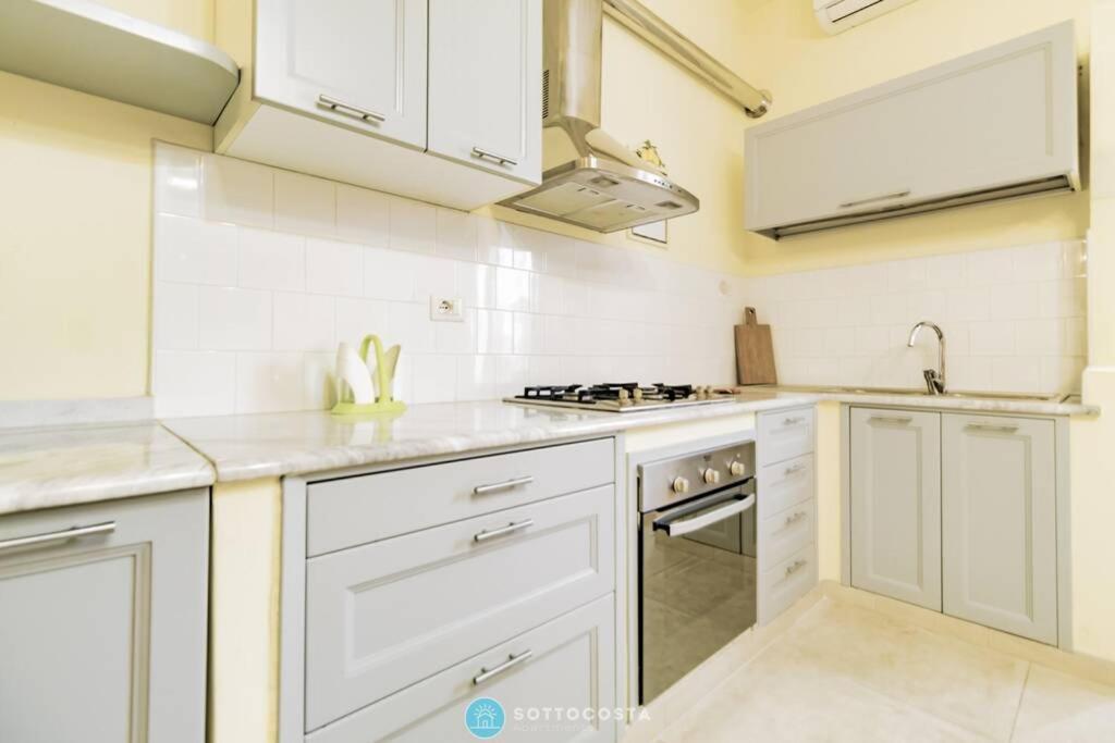 Helm Flat - Porto Cesareo Apartment Luaran gambar