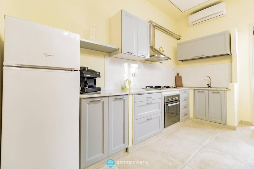 Helm Flat - Porto Cesareo Apartment Luaran gambar